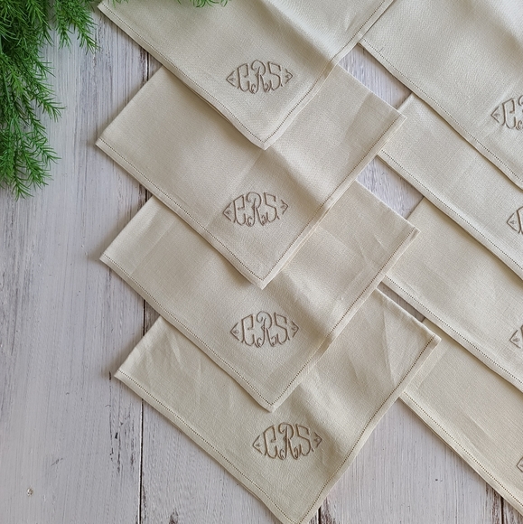 Vintage Linen Embroidered Napkins 19x19 - Picture 2 of 7
